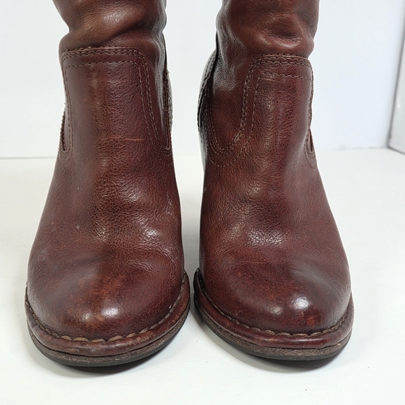 FRYE Lucinda Brown Leather Ankle Booties - Picture 7 of 12